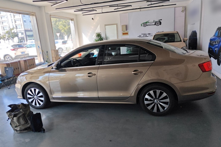 大众 速腾 2018款 1.6L 自动舒适型车身外观4