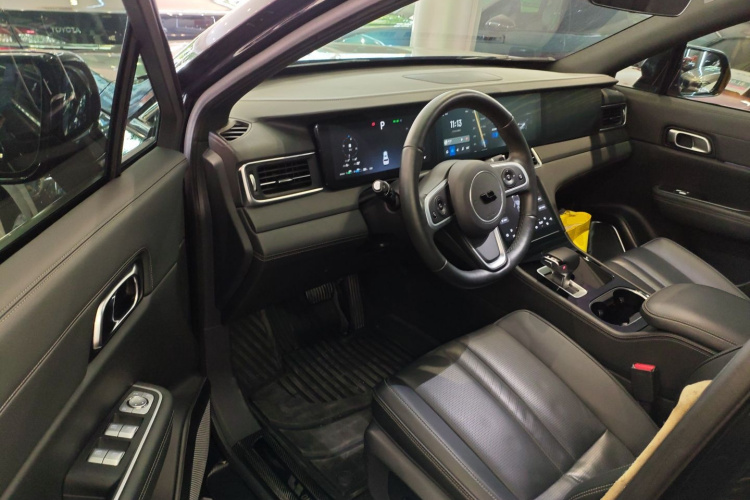 理想汽车 理想ONE 2020款 增程6座版中控内饰20