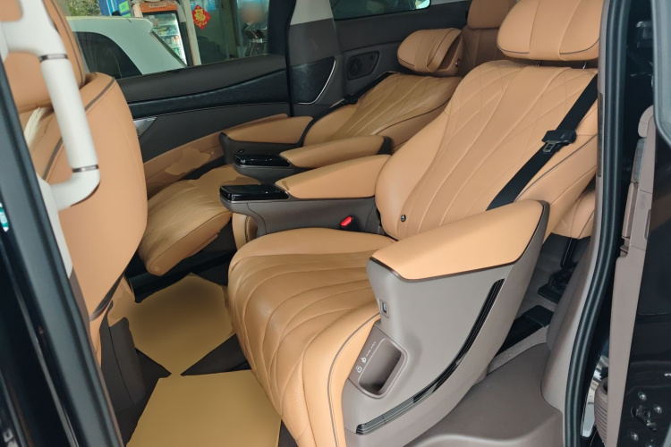 腾势D9 2022款 DM-i 1040 尊贵型中控内饰7004