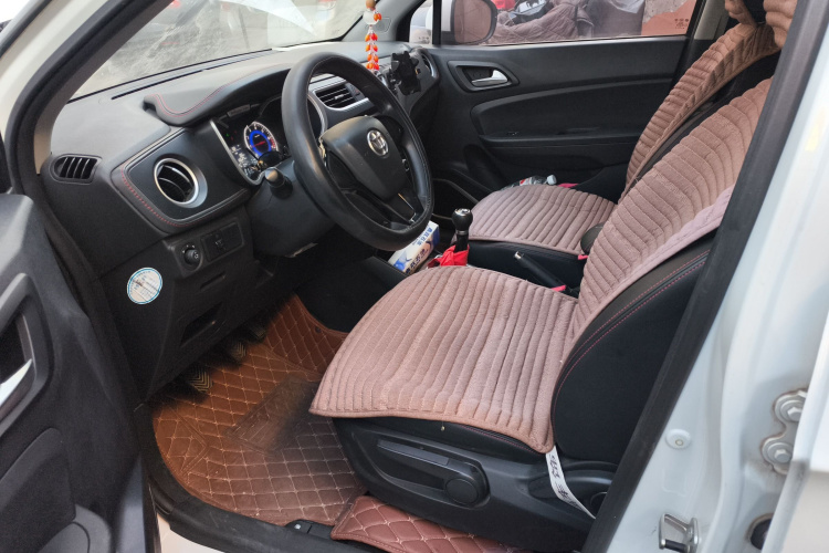 中华V3 2016款 1.5L 手动舒适型局部细节19