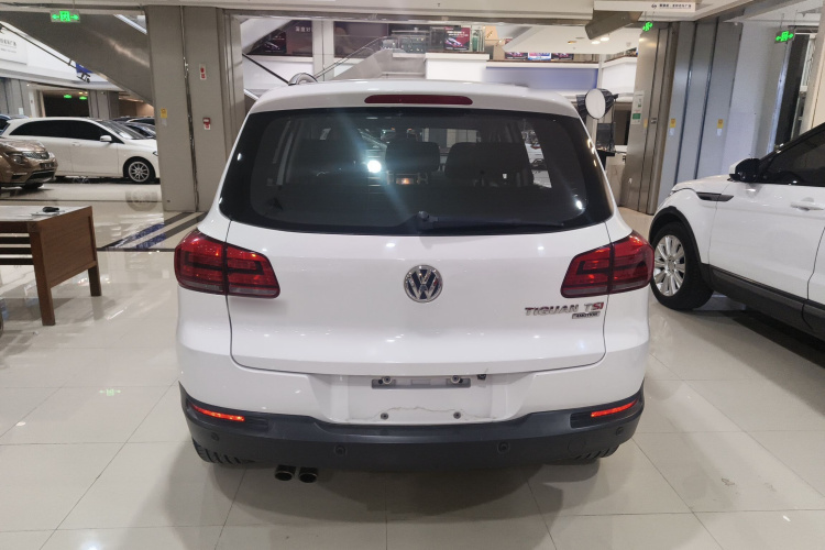 大众 途观 2015款 1.8TSI 自动四驱舒适版车身外观6