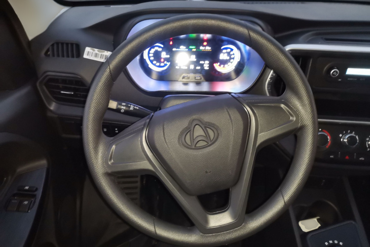 长安凯程 长安睿行EM80 2025款 客运版 舒适型 6座 300km 对开门中控内饰13