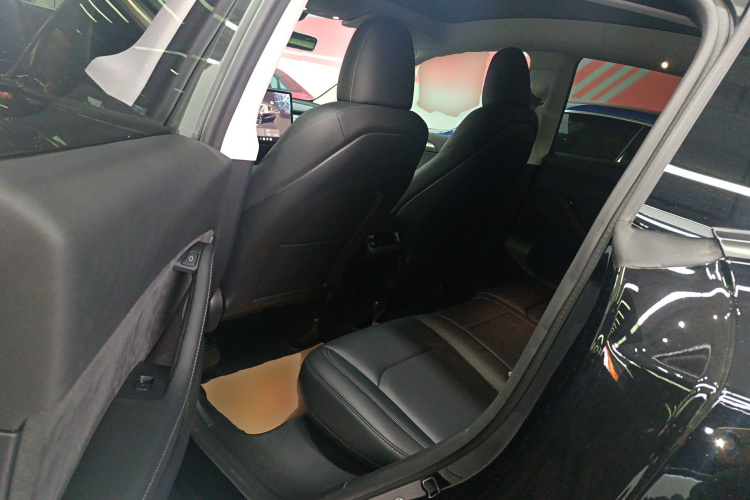 特斯拉 Model Y 2022款 长续航全轮驱动版中控内饰21