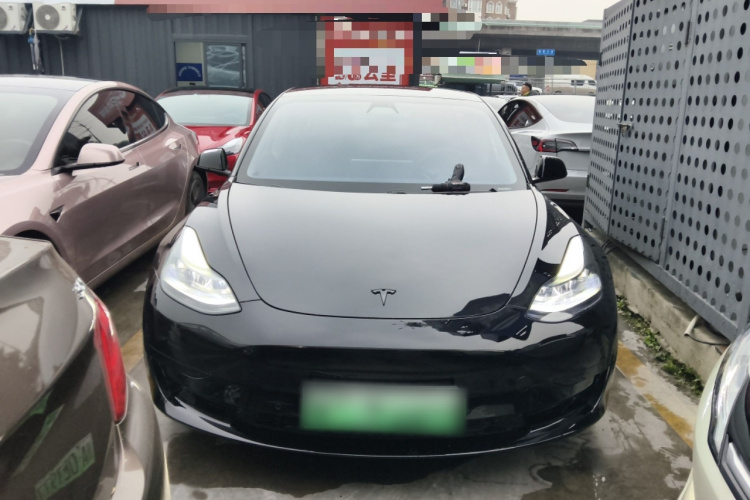 特斯拉 Model 3 2021款 标准续航后驱升级版车身外观2