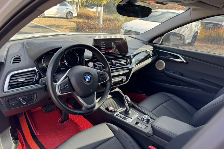 宝马1系 2021款 改款 120i M运动版中控内饰7005