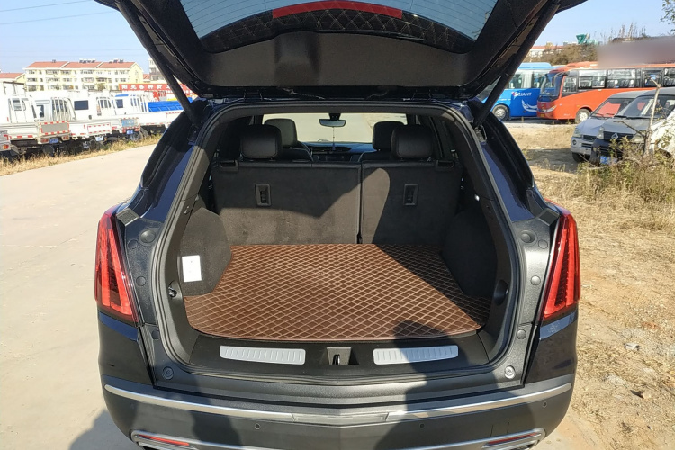 凯迪拉克XT5 2020款 28T 豪华型机舱底盘23