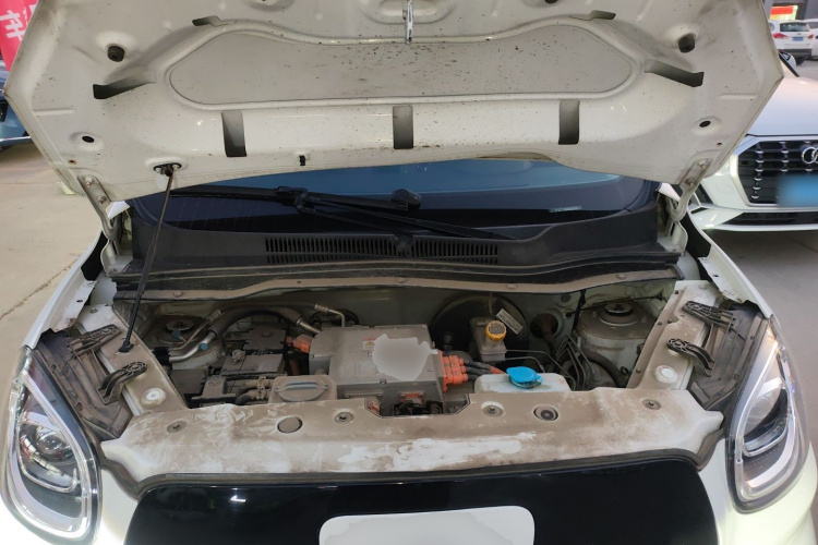 零跑汽车 零跑T03 2021款 400舒适版机舱底盘24