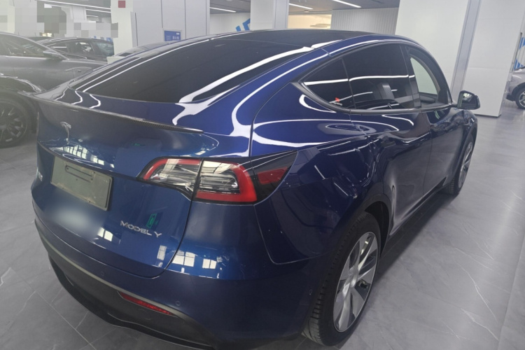 特斯拉 Model Y 2022款 改款 后轮驱动版车身外观7