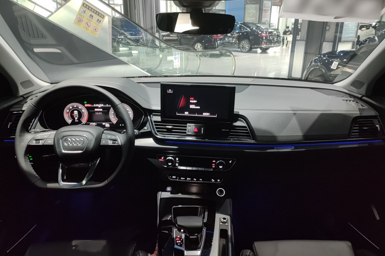 奥迪Q5L 2022款 改款 45T 豪华动感型中控内饰7010