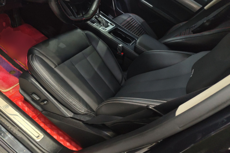 比亚迪 唐 2019款 2.0T 自动智联尊贵型 7座 国VI局部细节19