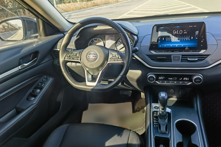 日产 天籁 2020款 2.0L XL 舒适版中控内饰7003
