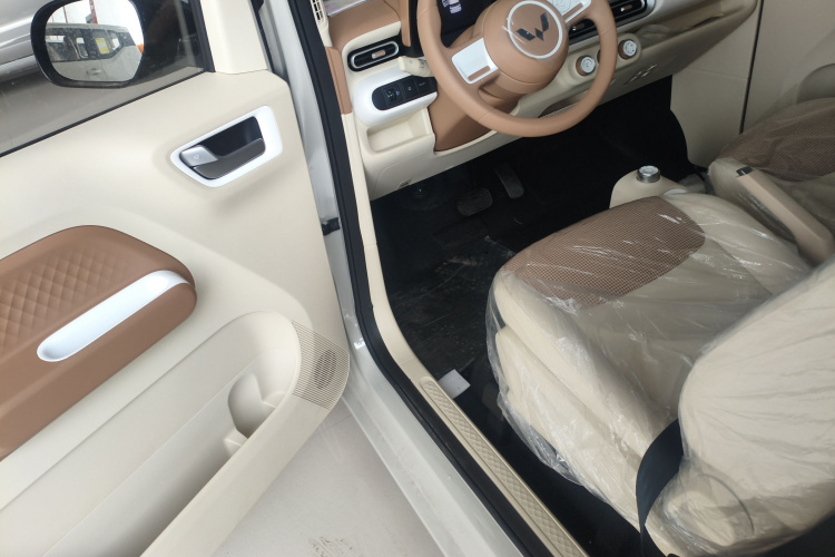 五菱汽车 宏光MINIEV 2024款 第三代 215km 青春版中控内饰7003