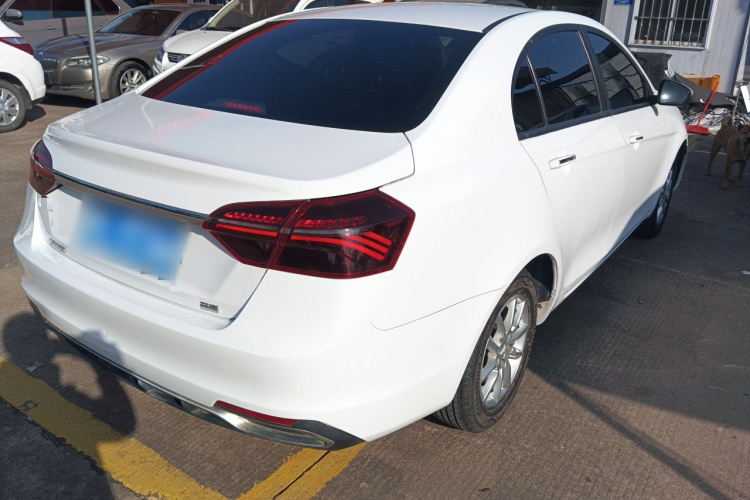 吉利汽车 帝豪 2020款 1.5L 手动豪华型车身外观7