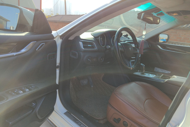 玛莎拉蒂 Ghibli 2014款 3.0T 标准版中控内饰20