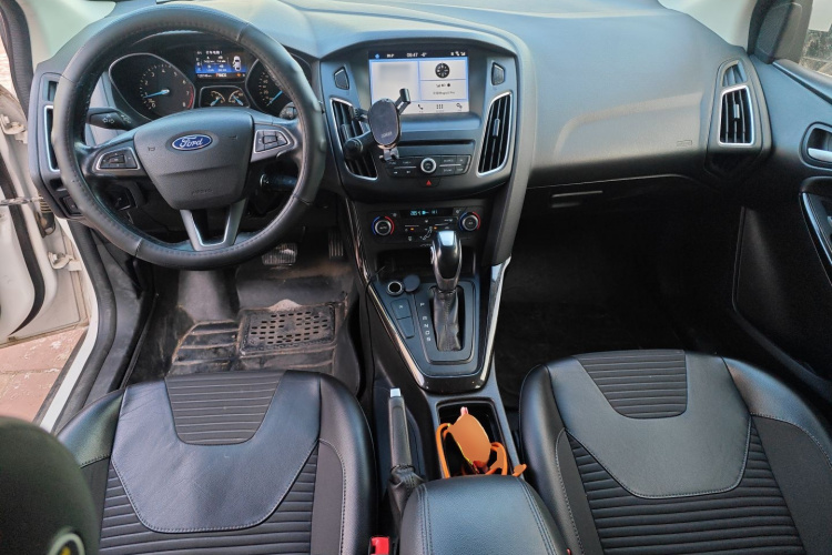 福特 福克斯 2017款 两厢 EcoBoost 180 自动精英型中控内饰12