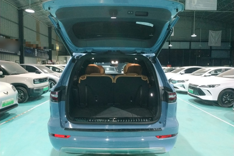 理想汽车 理想ONE 2021款 增程6座版机舱底盘23