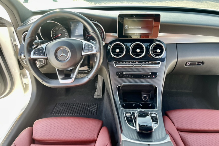 奔驰C级 2016款 C 200 运动版中控内饰7001