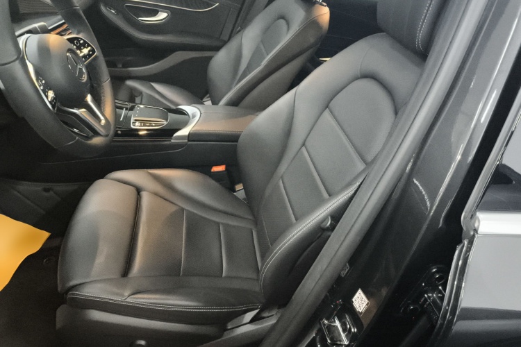 奔驰EQC 2022款 EQC 400 4MATIC中控内饰19