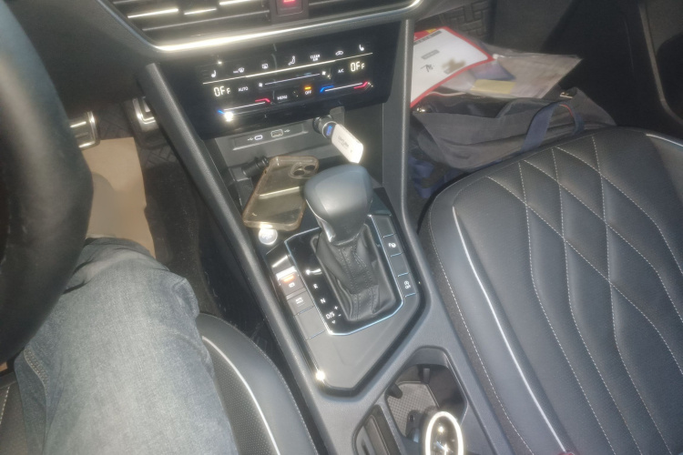 大众 途观L 2023款 330TSI 自动两驱R-Line越享版局部细节18