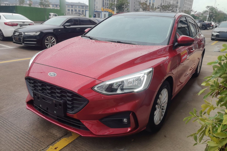 福特 福克斯 2020款 三厢 1.5L 自动锋跃型车身外观1