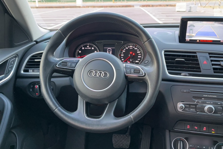 奥迪Q3 2017款 35 TFSI quattro 全时四驱风尚型中控内饰7008