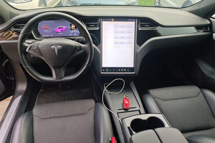 特斯拉 2017款 Model S 75D 标准续航版中控内饰12