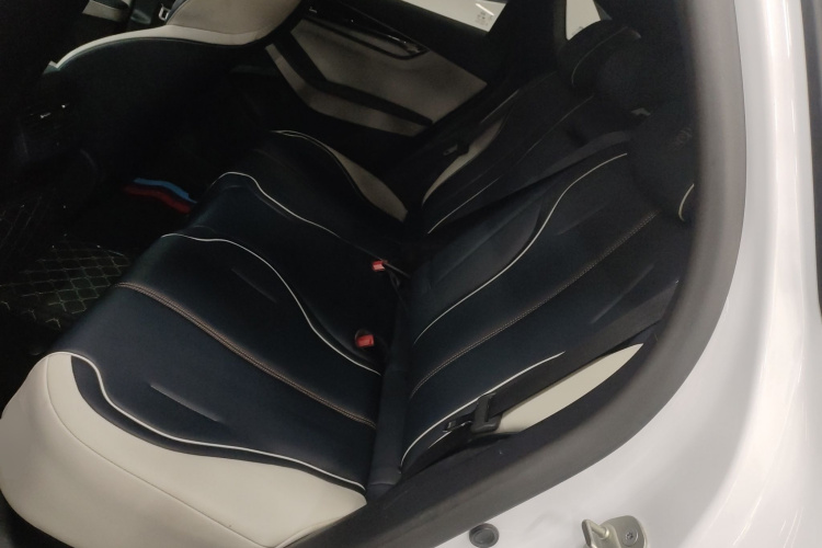 比亚迪 秦PLUS 2021款 EV 600KM 旗舰型中控内饰21