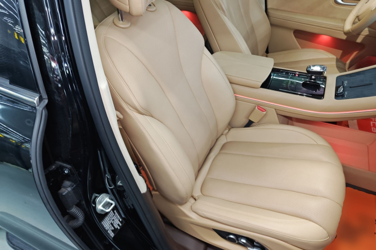 鸿蒙智行 问界M7 2024款 1.5T 智驾四驱Max版 6座局部细节41