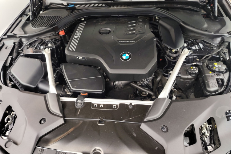 宝马5系 2023款 530Li 领先型 M运动套装机舱底盘24