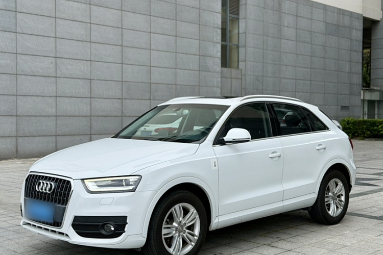 奥迪Q3 2015款 30 TFSI 舒适型车身外观1