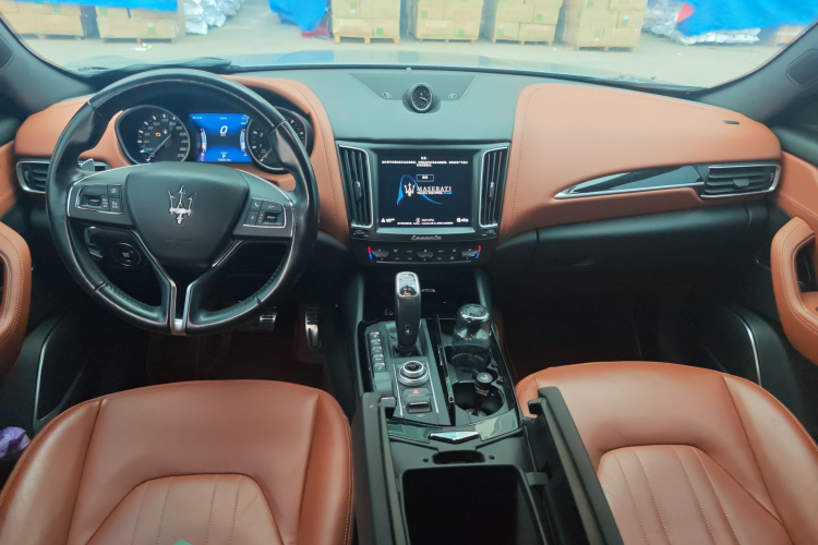 玛莎拉蒂 Levante 2019款 3.0T 标准版 国V中控内饰12