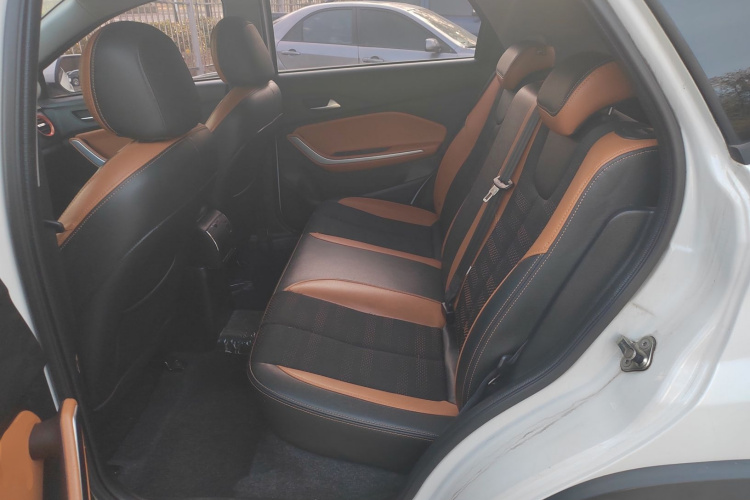 奇瑞 瑞虎3X 2017款 1.5L 自动时尚版中控内饰21