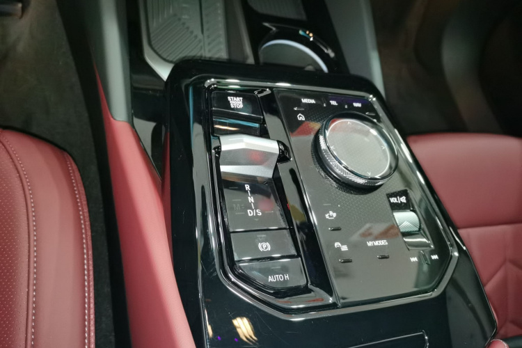 宝马5系 2025款 530Li 领先型 M运动套装局部细节18