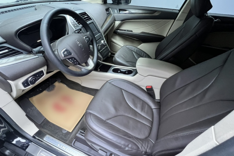 林肯MKC 2017款 2.0T 两驱尊雅版中控内饰7002