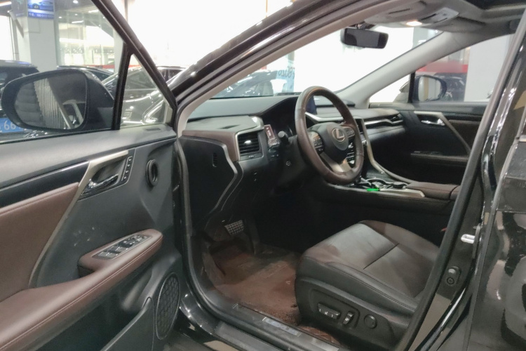 雷克萨斯RX 2020款 300 四驱典雅版 国VI中控内饰20