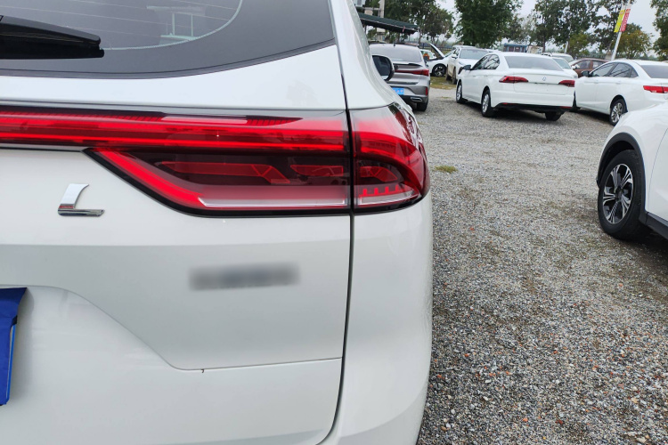 哈弗H6 2021款 国潮版 1.5T 自动冠军版车身外观9