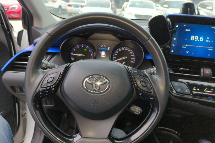 丰田C-HR 2021款 2.0L 豪华版中控内饰13