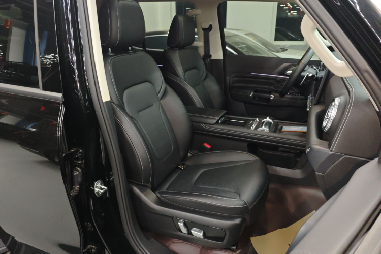 坦克300 2025款 2.0T 征服者局部细节41