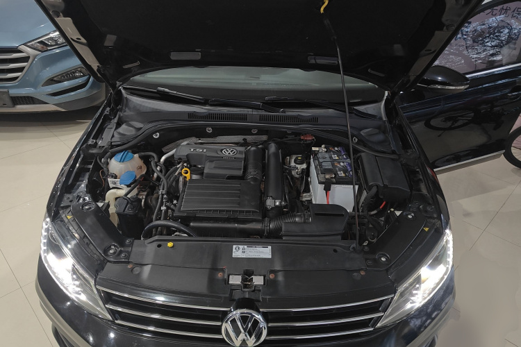 大众 速腾 2018款 280TSI DSG熠动版机舱底盘24