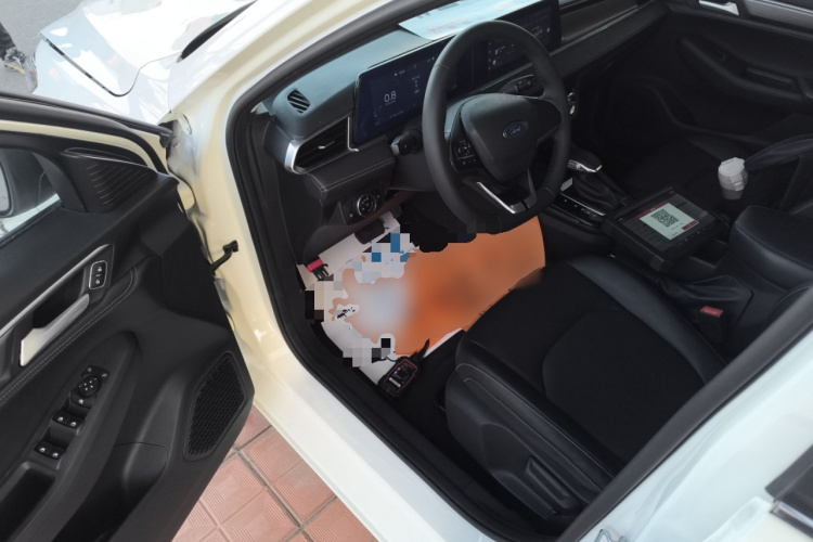 福特 福睿斯 2021款 1.5L 自动钻石版中控内饰7003