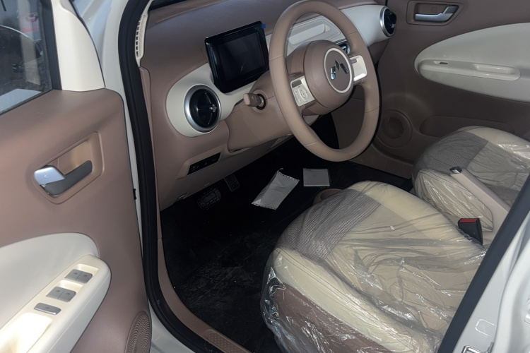 五菱汽车 宏光MINIEV 2025款 四门版 进阶款中控内饰7001