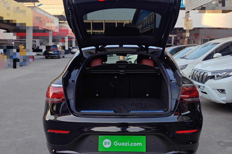 奔驰GLC轿跑 2021款 GLC 260 4MATIC 轿跑SUV机舱底盘23