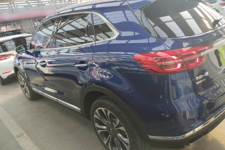 红旗HS5 2019款 2.0T 智联旗领四驱版车身外观6003