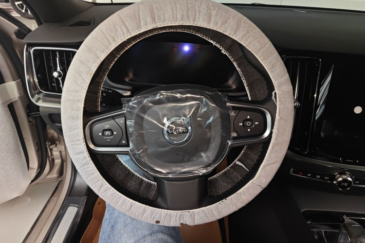 沃尔沃S60 2026款 B4 智逸豪华版中控内饰13