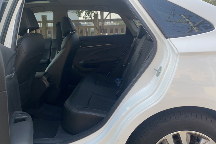 别克 英朗 2019款 18T 自动互联精英型 国VI中控内饰7002