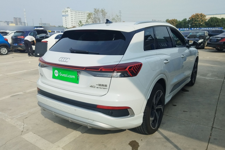 奥迪Q4 e-tron 2023款 40 e-tron 创境版车身外观6005