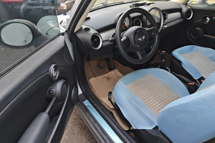 MINI 2011款 1.6L ONE中控内饰20