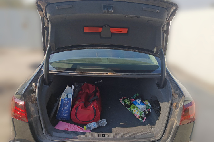 奥迪A6L 2018款 35 TFSI 典藏版中控内饰23