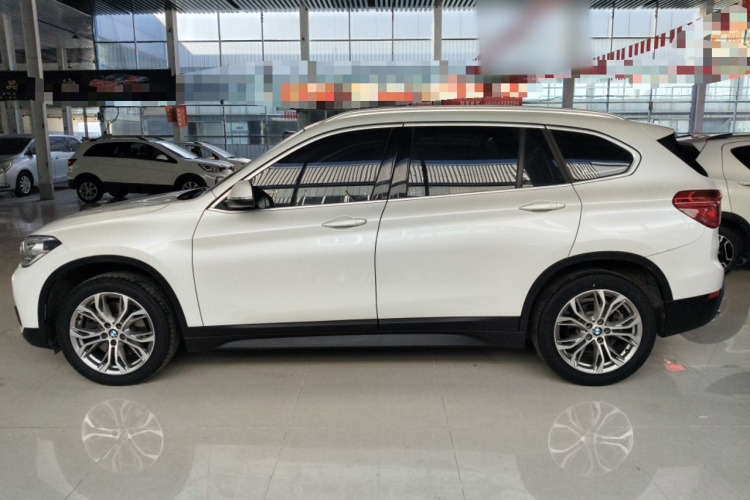 宝马X1 2019款 sDrive20Li 领先型车身外观4