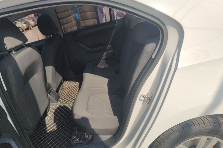 大众 桑塔纳 2017款 浩纳 1.6L 自动风尚版中控内饰21